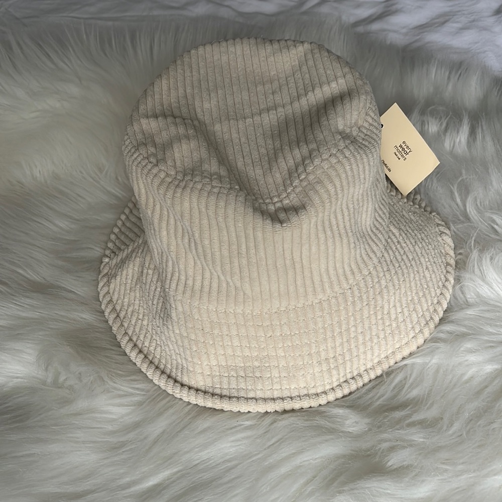 NWT Ivory Corduroy Bucket Hat
